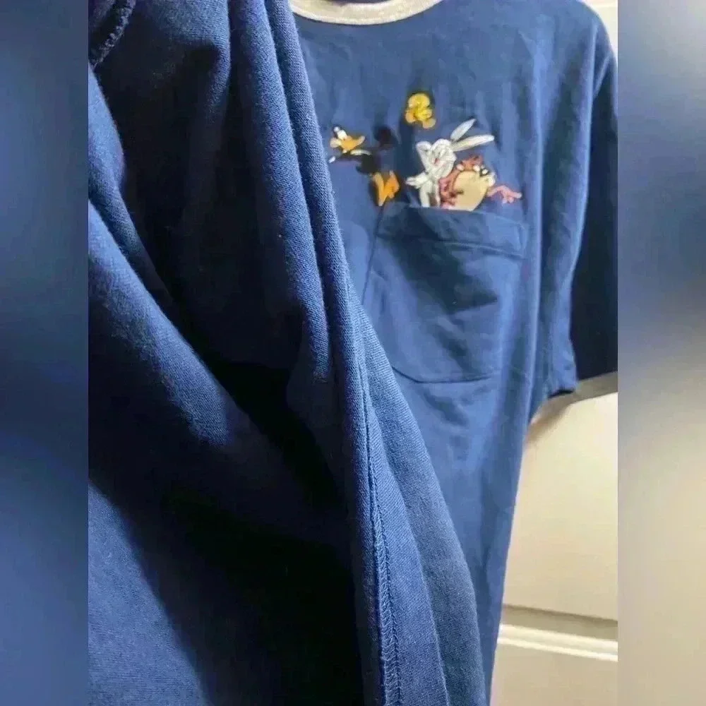 Warner Brothers Lonney Tunes T-Shirt‎ blue Large with front pocket